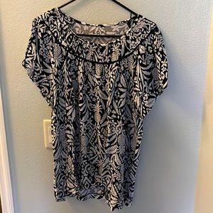 Women’s size XL Loft short sleeve black and white flowy top